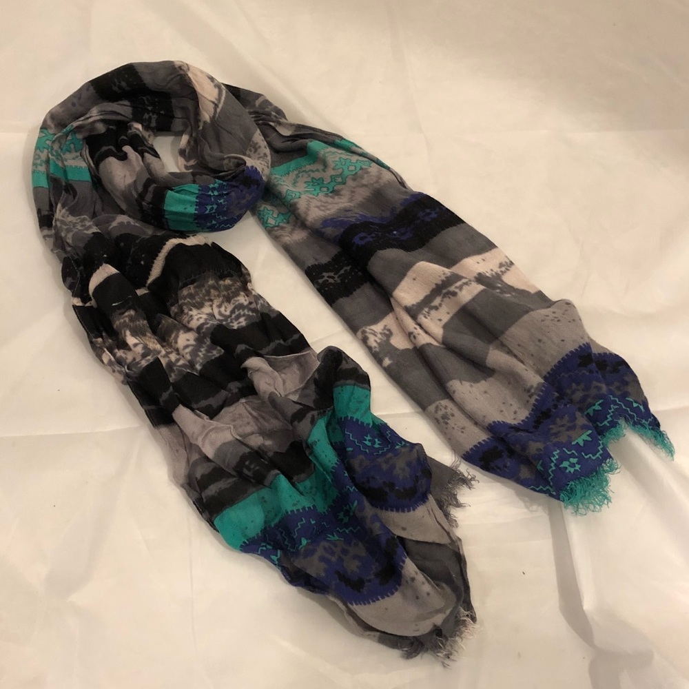 NWOT turquoise grey black oblong lightweight scarf